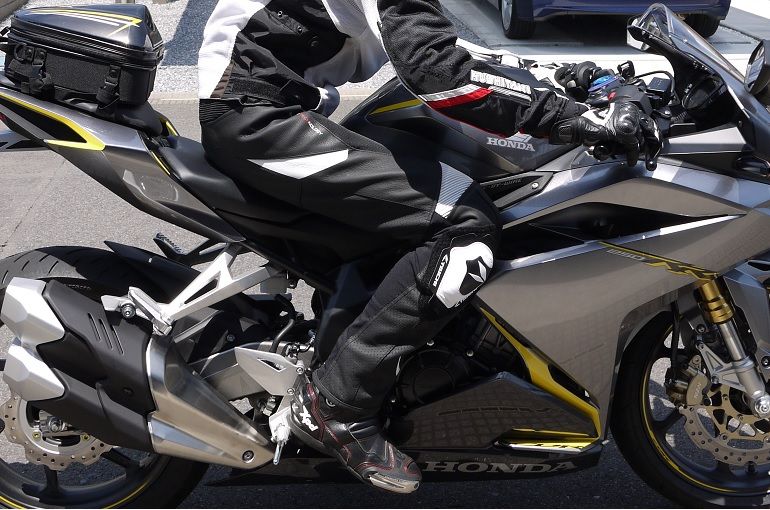 レザーパンツからRS TAICHI:アールエスタイチの口コミ・動画