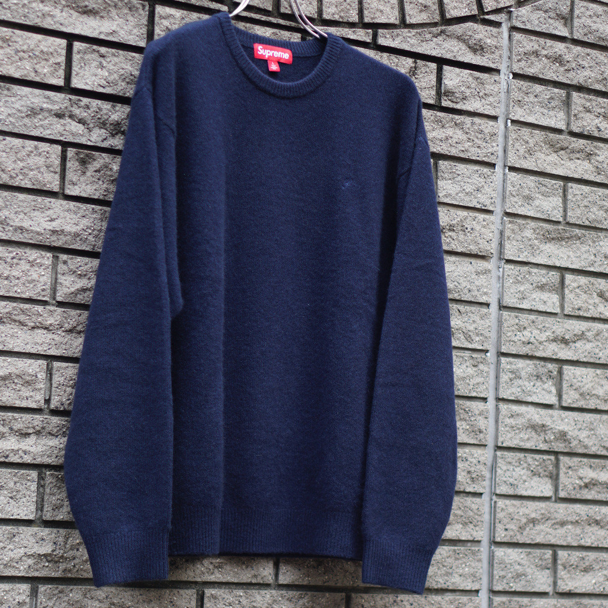 おしゃれな大人が「買ってよかった」シュプリームのカシミヤセーター