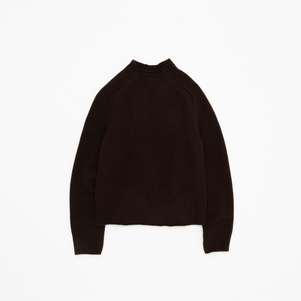 買ってよかった】この冬のヘビロテ決定。深いコーヒー色のニットはハグ