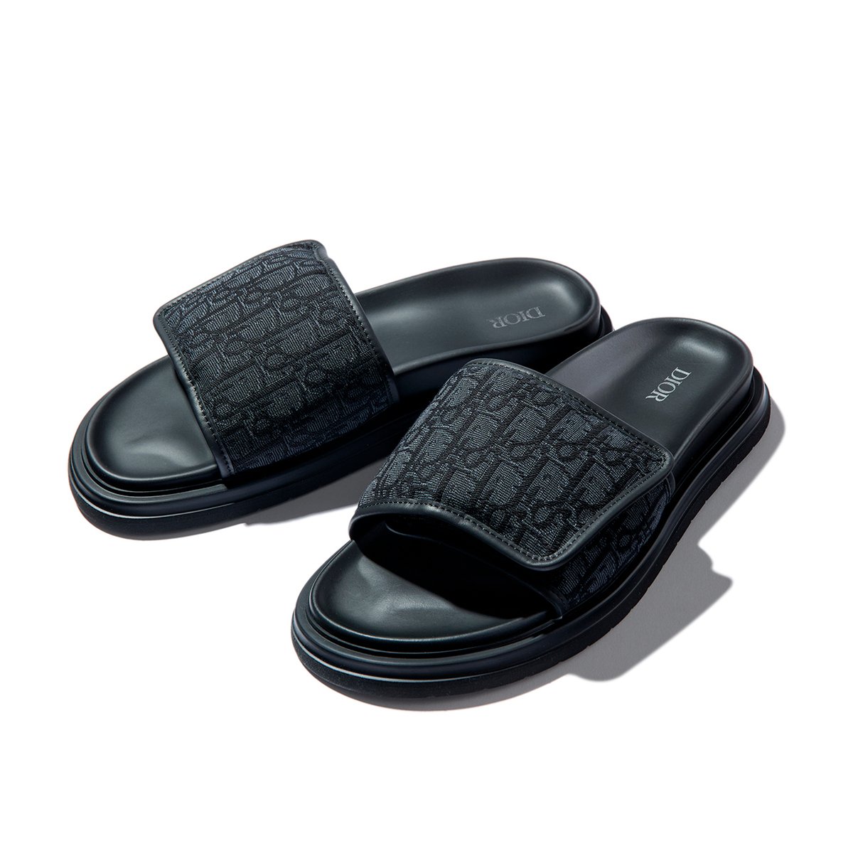 大人のサンダル】幅広ストラップの新作「ディオール アクア」【DIOR