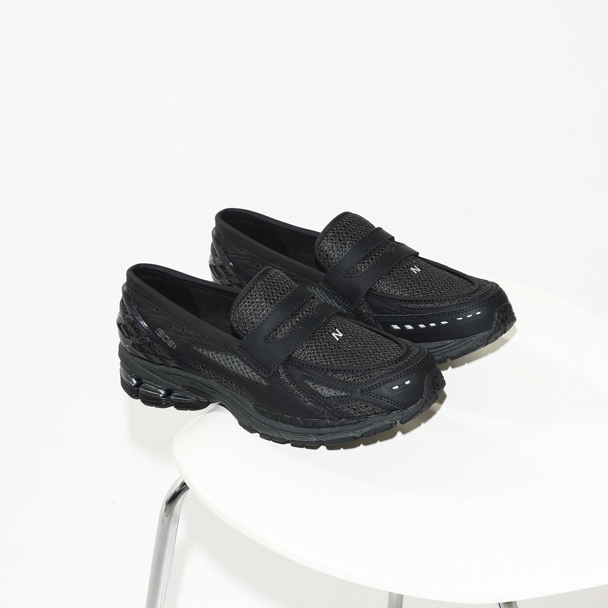 エディター推し】大人がこの秋選ぶべきニューバランスのローファー型