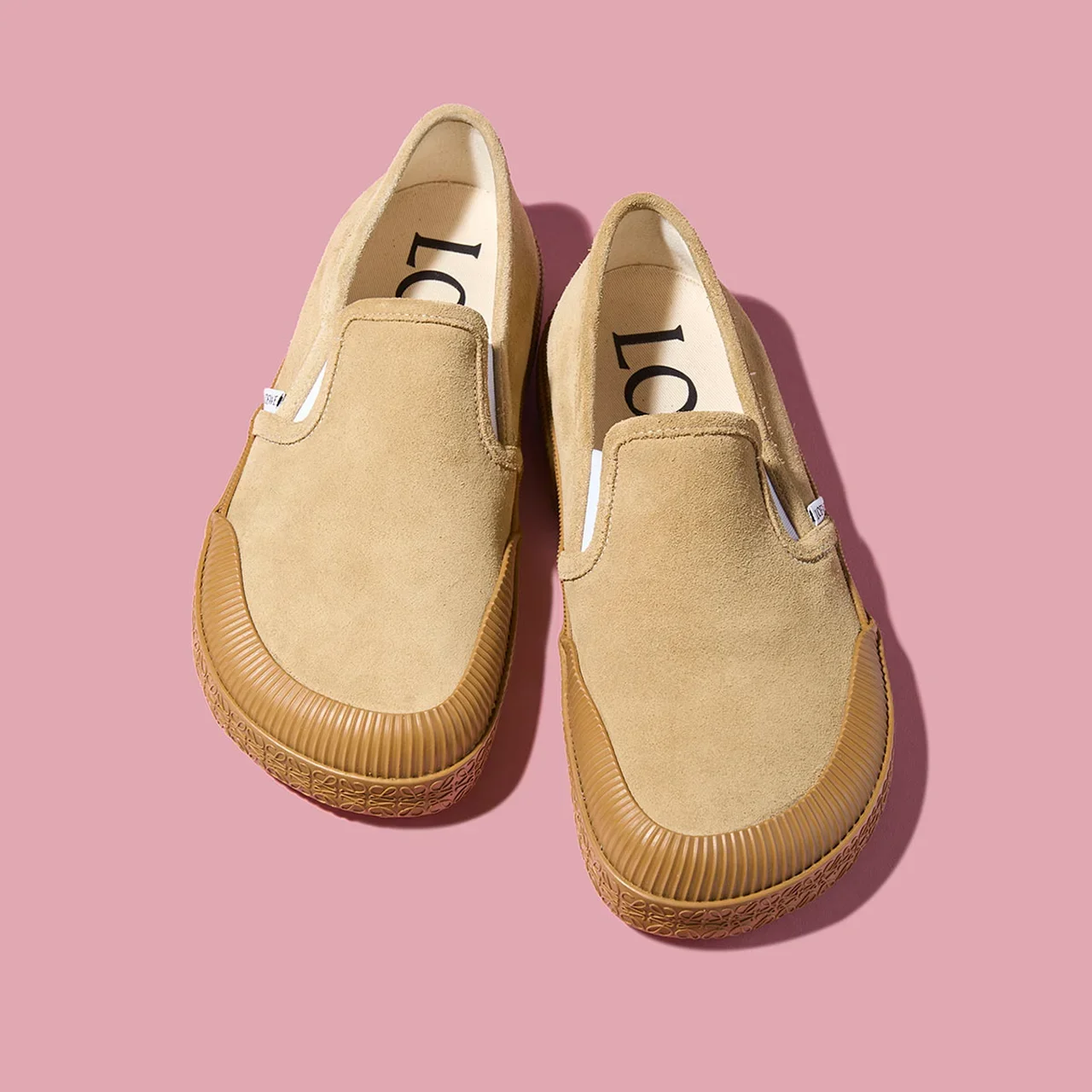 LOEWE】ゆるスリッポンからデニムに合せたいチロリアンまで。大人が