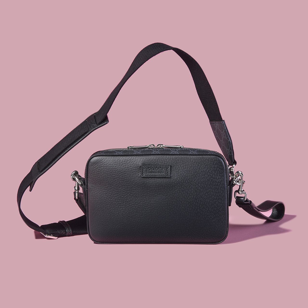 グッチ】GGパターンのバックパック、スニーカーに、シックな長財布の新