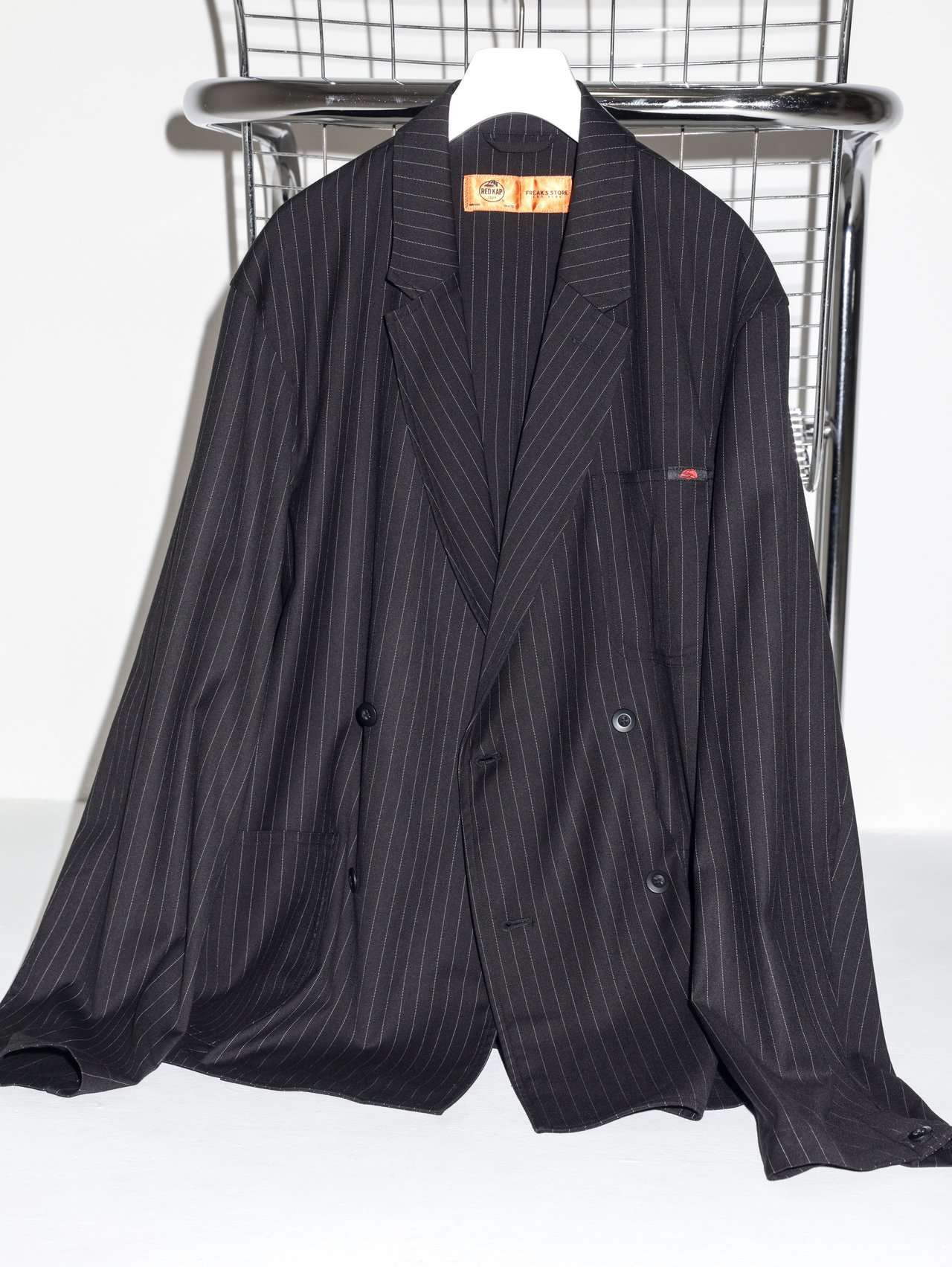 レッドキャップ×フリークス ストア】今季のムードを手軽にまとえる