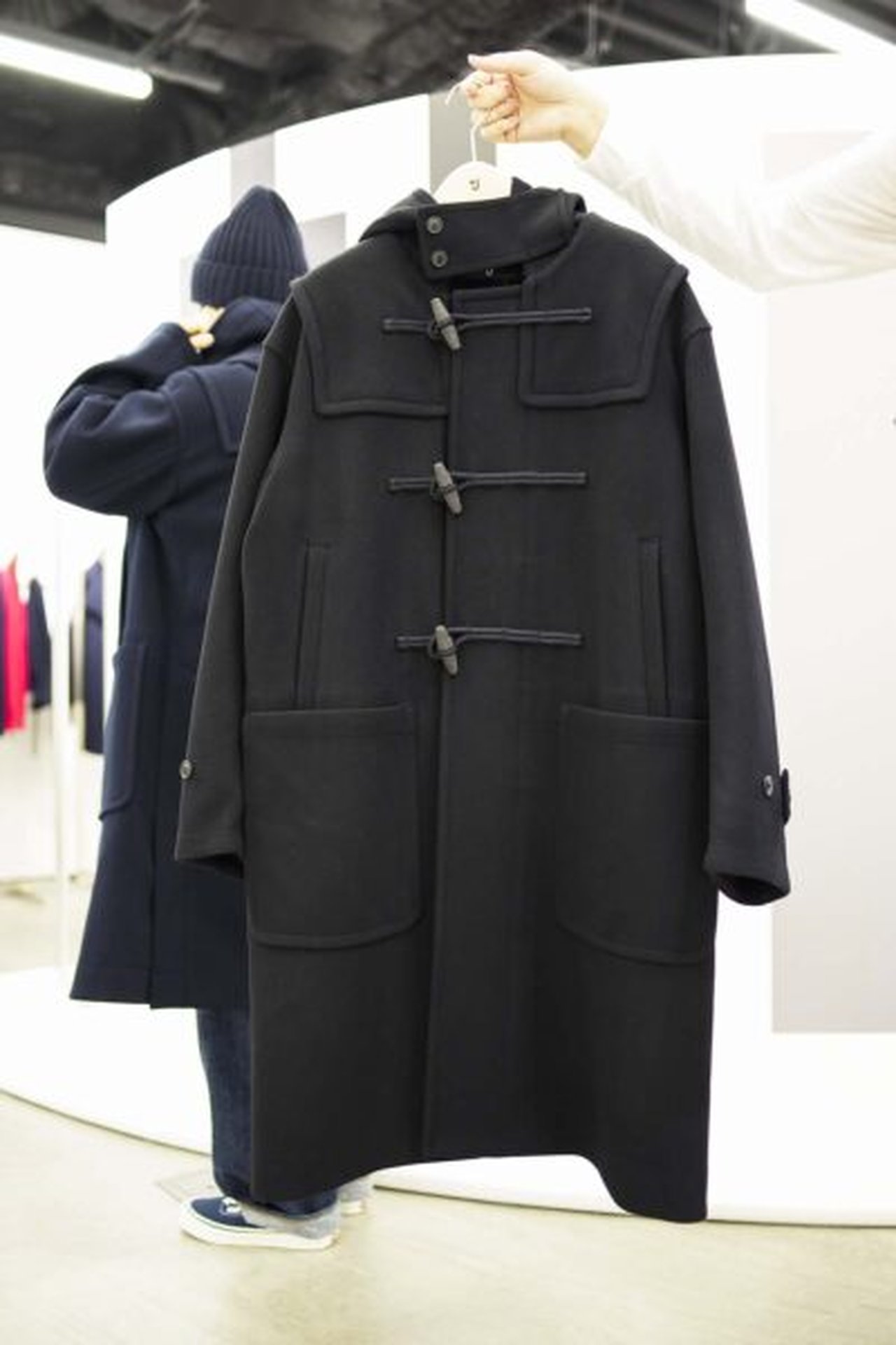 大人のユニクロ】「+J」で買うべきコートはピーコートかダッフルか