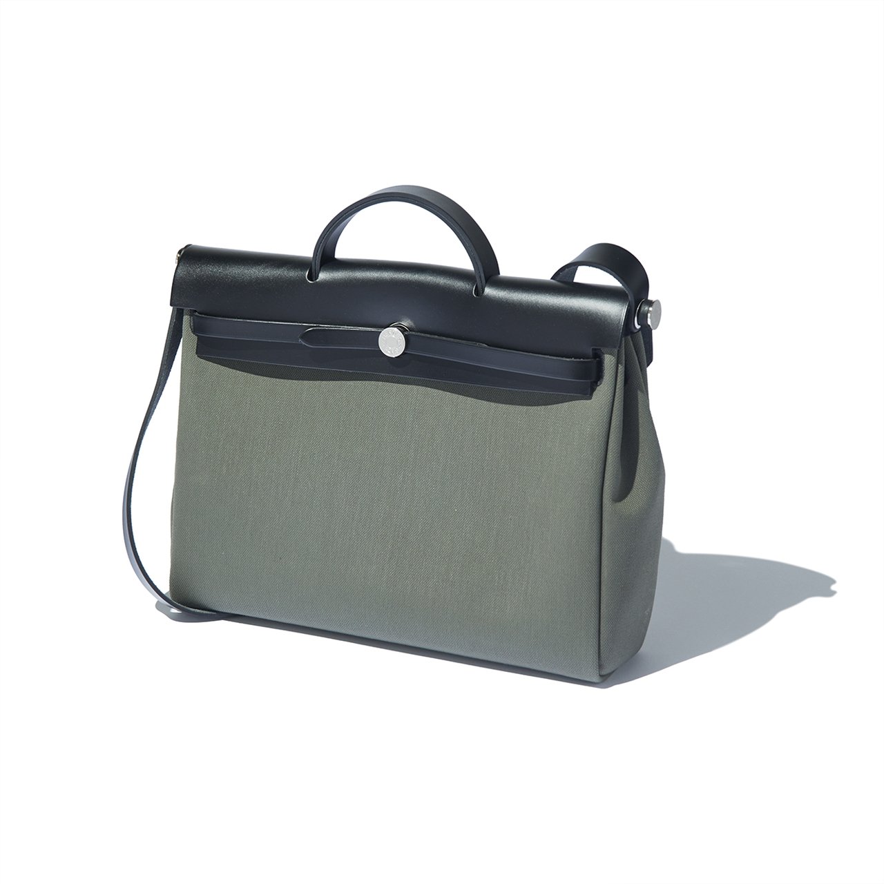 エルメス、サンローラン… 大人の夏の着こなしを格上げ。人気ハイ