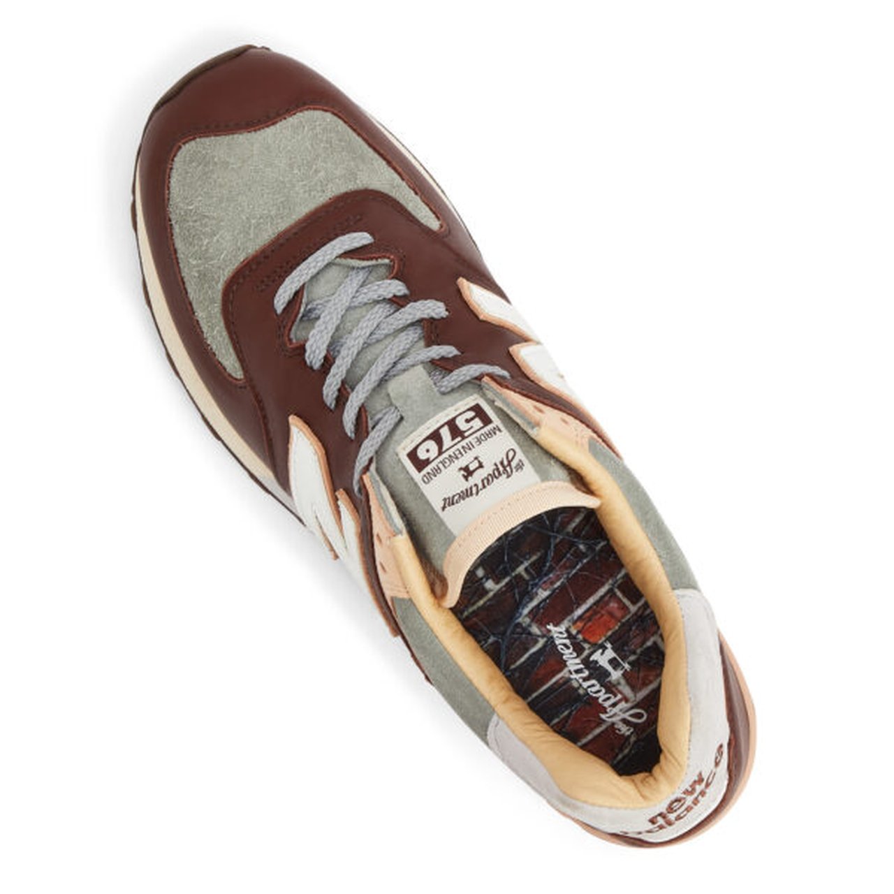 大人のニューバランス】完売必至。「MADE in UK 576」アパートメントと