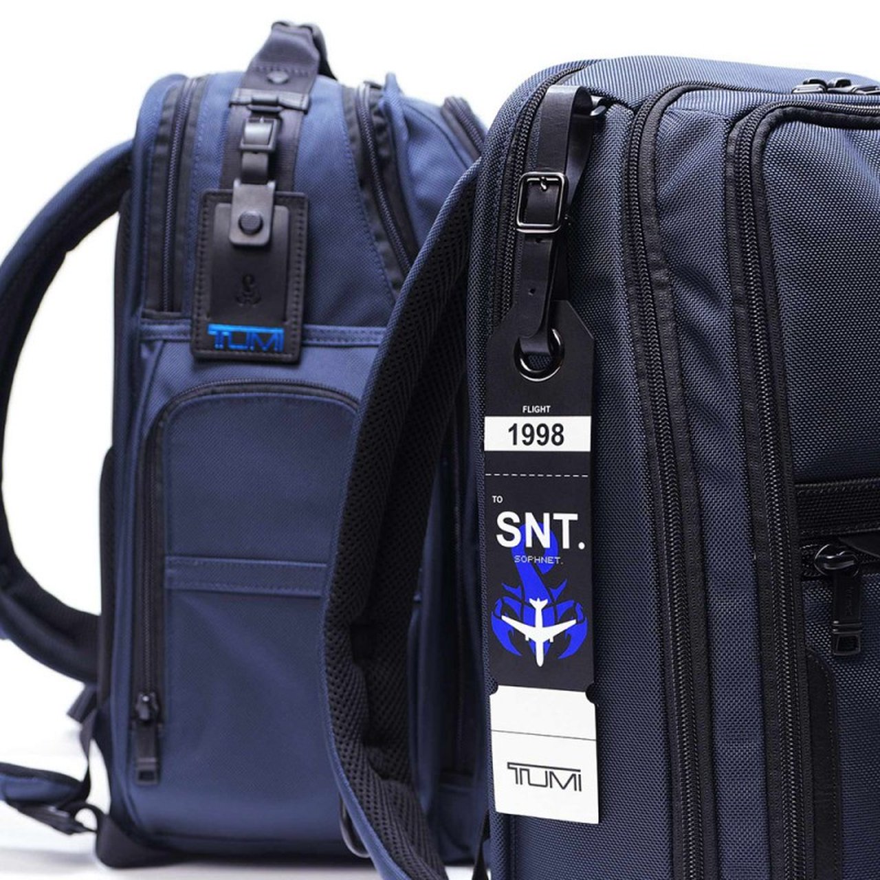 機能とデザインを両取り！ トゥミ×ソフネットによるネイビーのコラボ