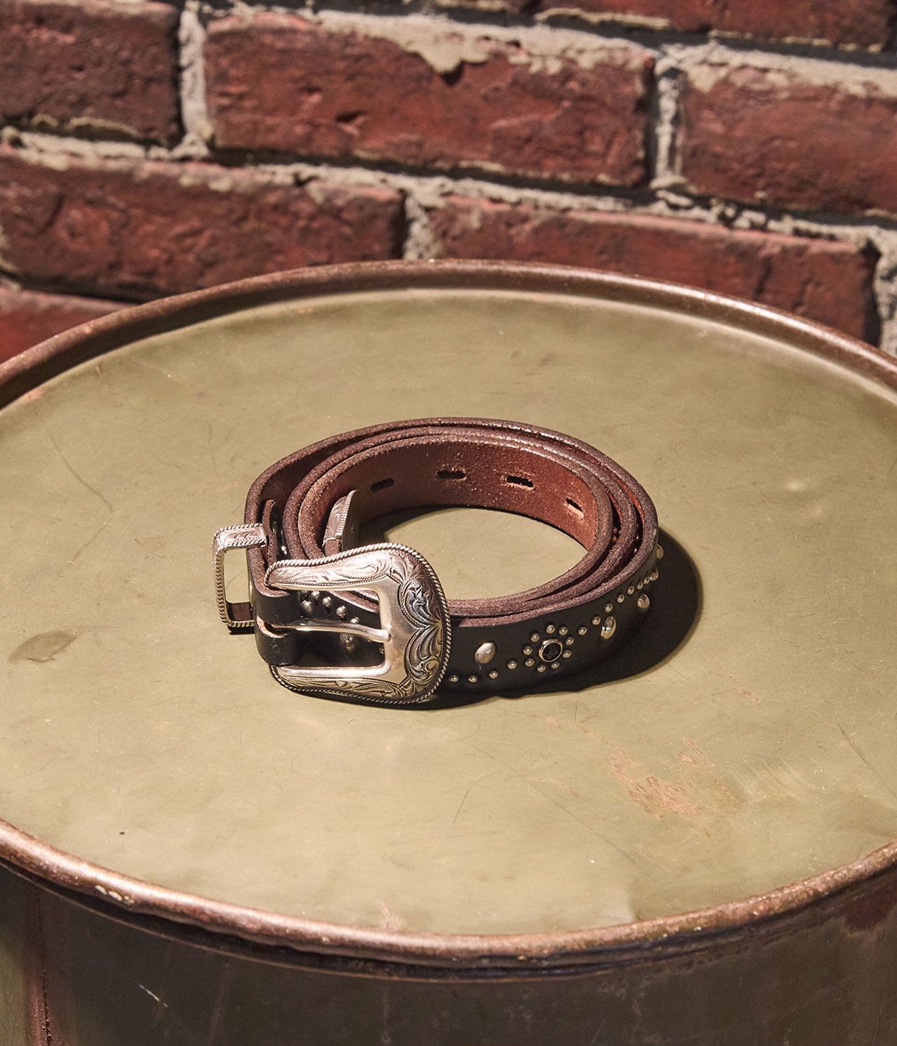 大人のレザー小物】ベルトから財布まで。アークネッツが「HTC」に別注