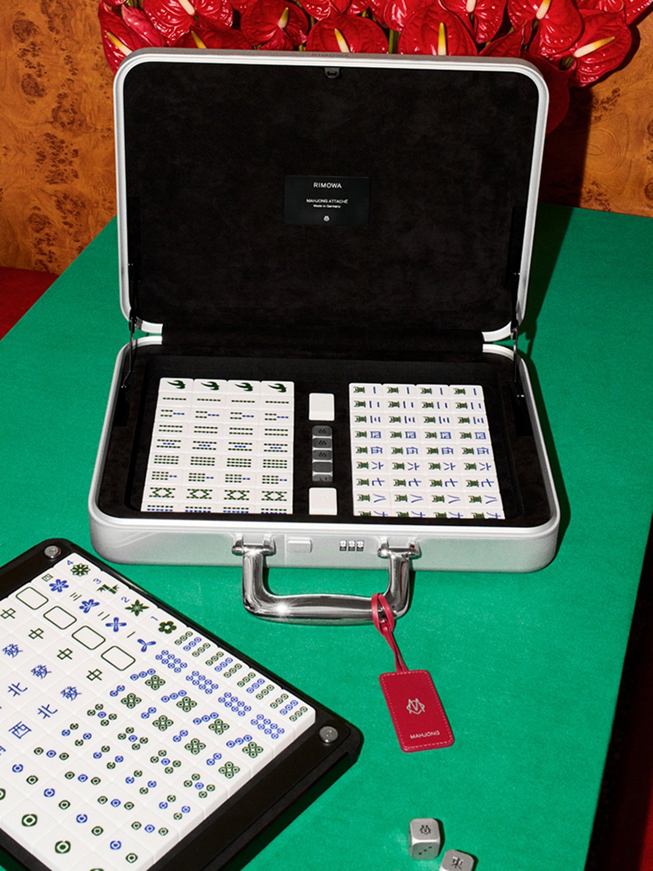 差がつく大人の麻雀牌】「リモワ」のアタッシェケース入り麻雀セットの
