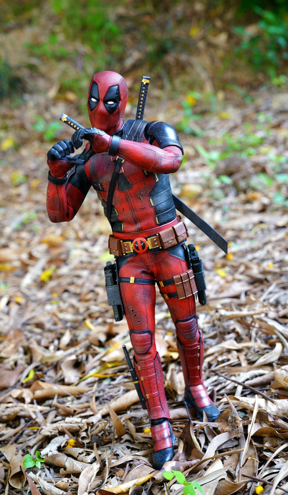 Hot Toys 1/6 デッドプール (バトル版) 骨だけになっても戦い続ける……