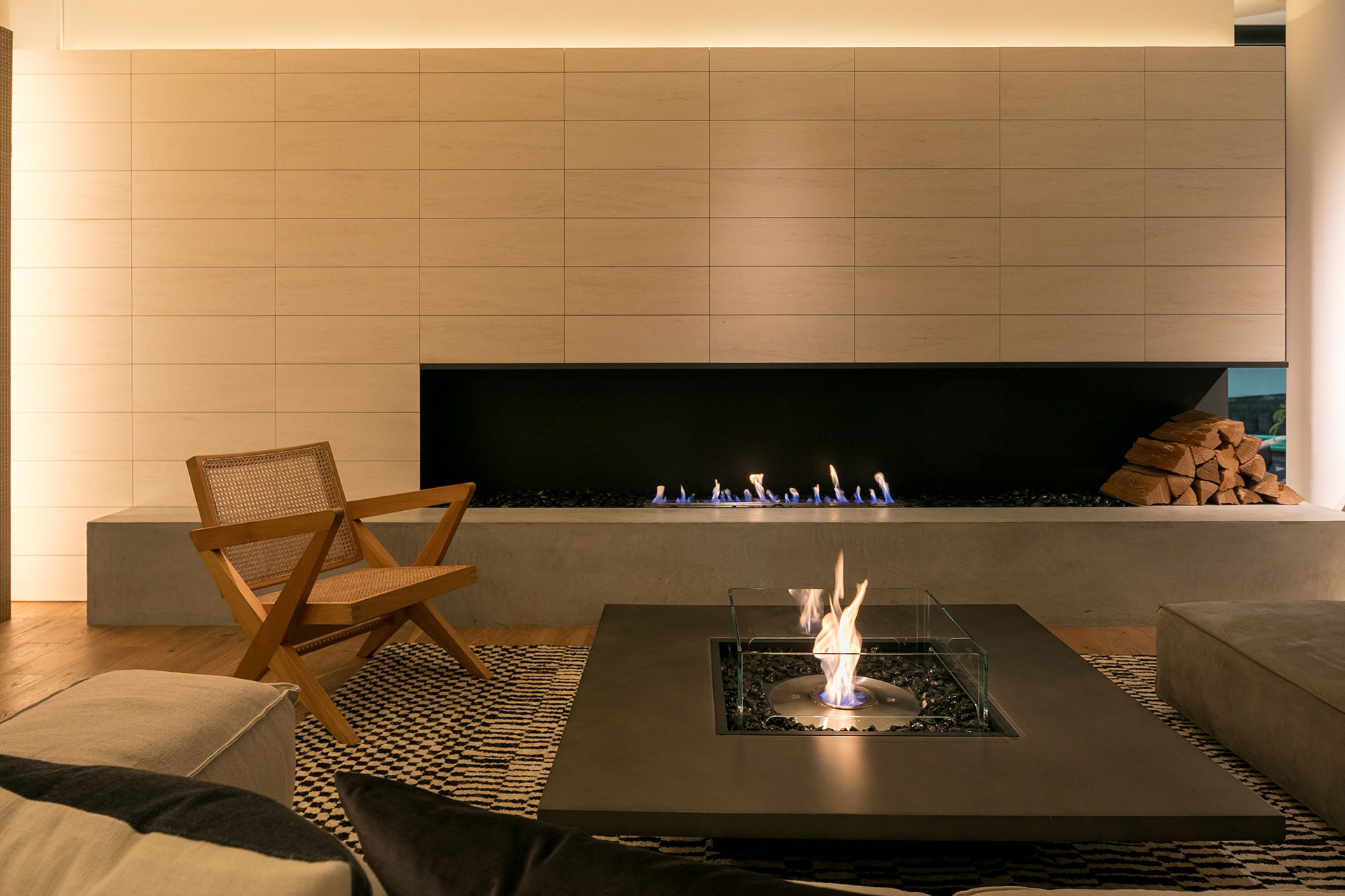 炎を楽しむ暖房器具集合住宅で本物の炎を楽しめるバイオエタノール暖炉