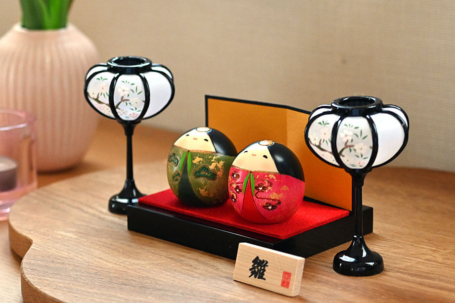 予約販売スタート！ 当店限定の、「小道具付きひな人形セット」のある