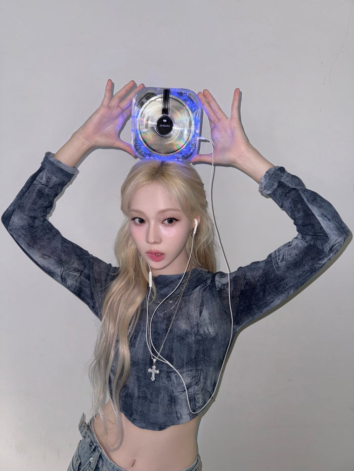 aespa、CDに“ポータブルプレーヤー”同封 新アルバムに驚きの声「無駄に