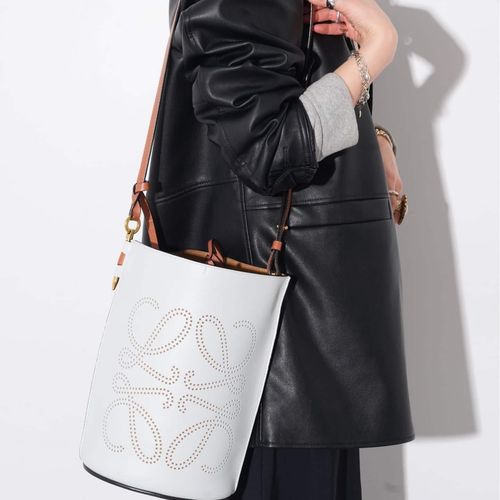 VINTAGE LOEWE/ロエベ】 Gate bucket shoulder puncing anagram