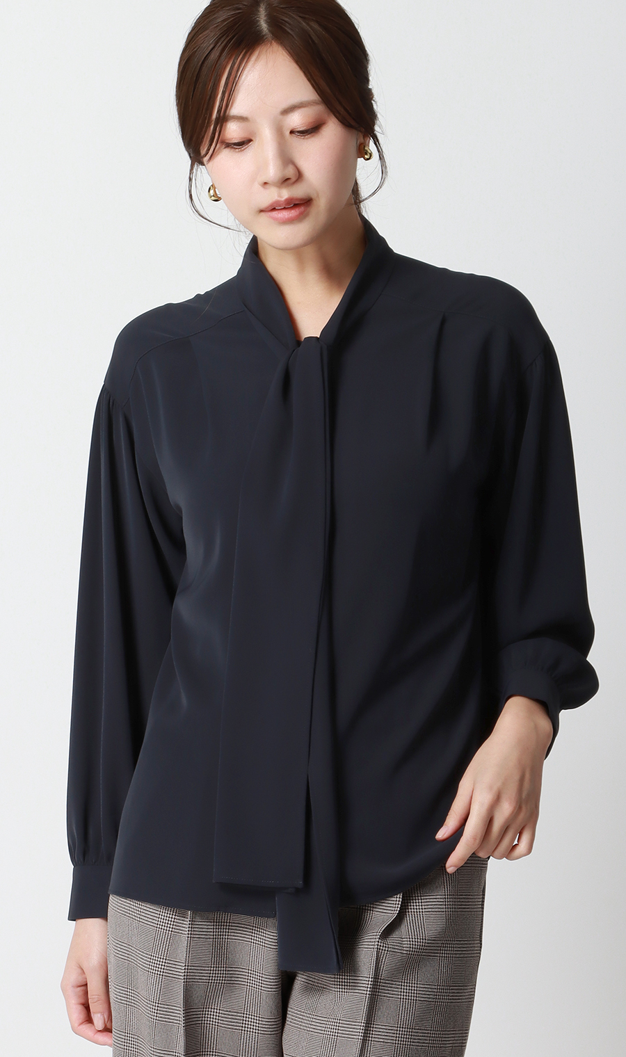 ボリュームリボンタイブラウス【長袖】 (ABL25141-23) | ANCHOR WOMAN