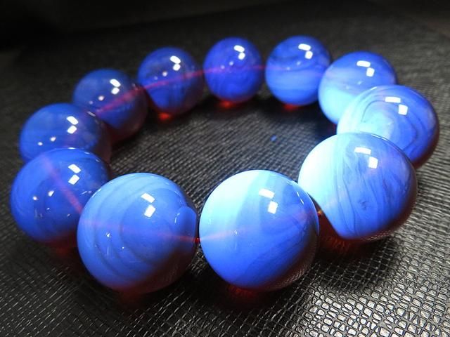 高品質レア品g3000円☆超大粒☆【ブルーアンバー】青琥珀☆天然石