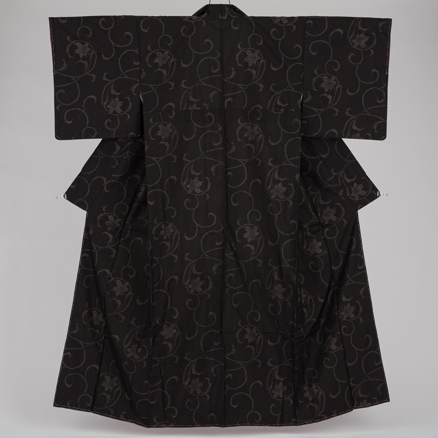 大島紬 花唐草模様 ゆったりサイズ - からん::アンティーク着物