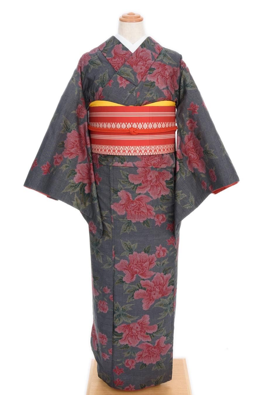 大島紬 大輪の牡丹 - からん::アンティーク着物・リサイクル着物の通販