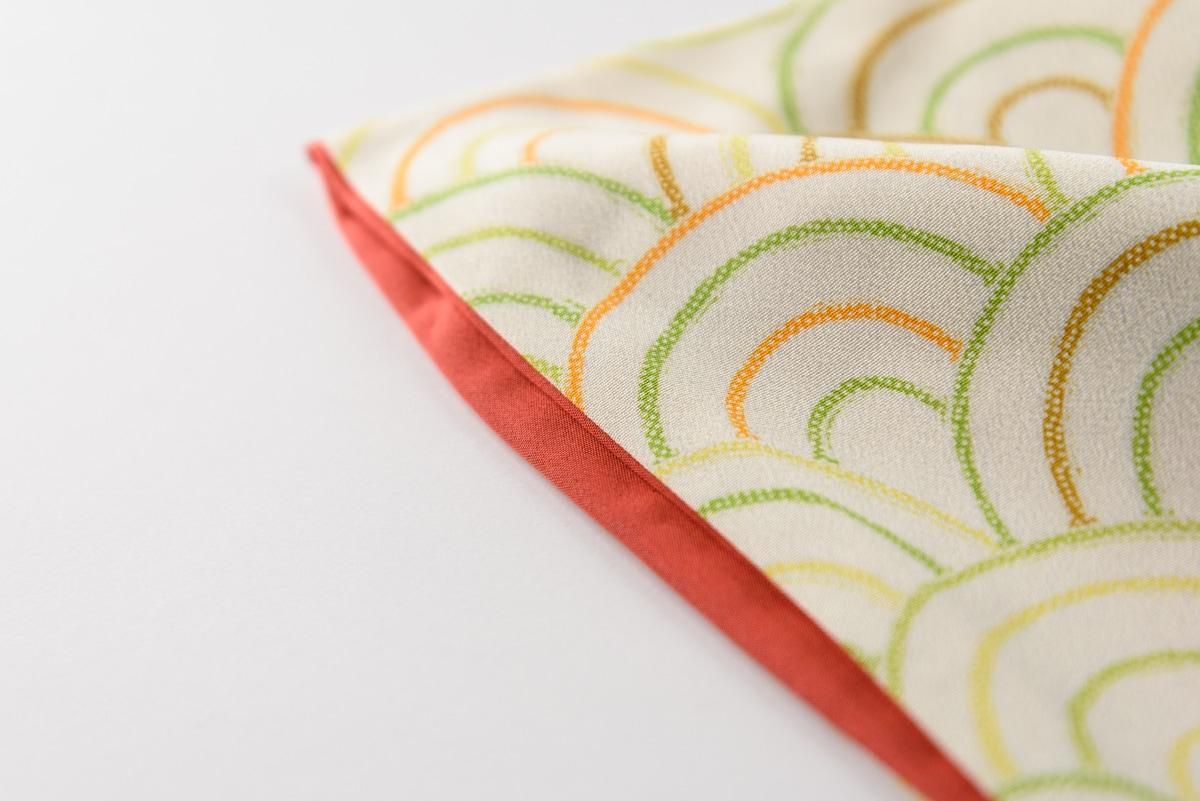 付け下げ小紋 カラフルな青海波 - からん::アンティーク着物