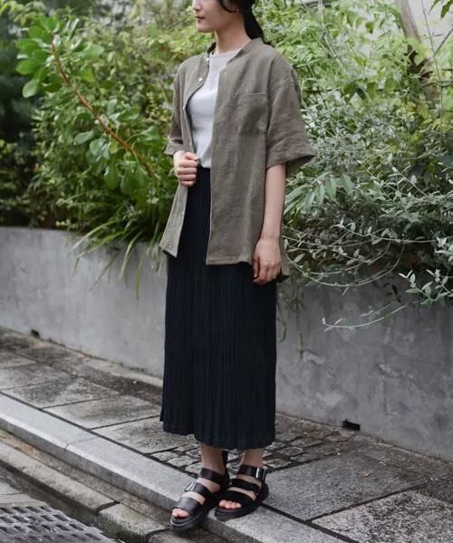 麻100% ちぢみ ユニセックス スタンド カラー シャツ | ベージュカーキ