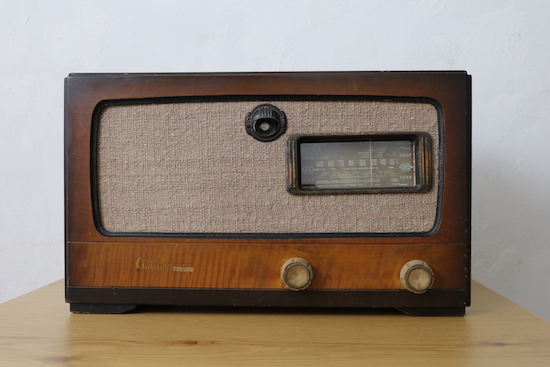 昭和レトロ“真空管ラジオ”/Bluetoothスピーカー/cabinet sugiura/w43cm