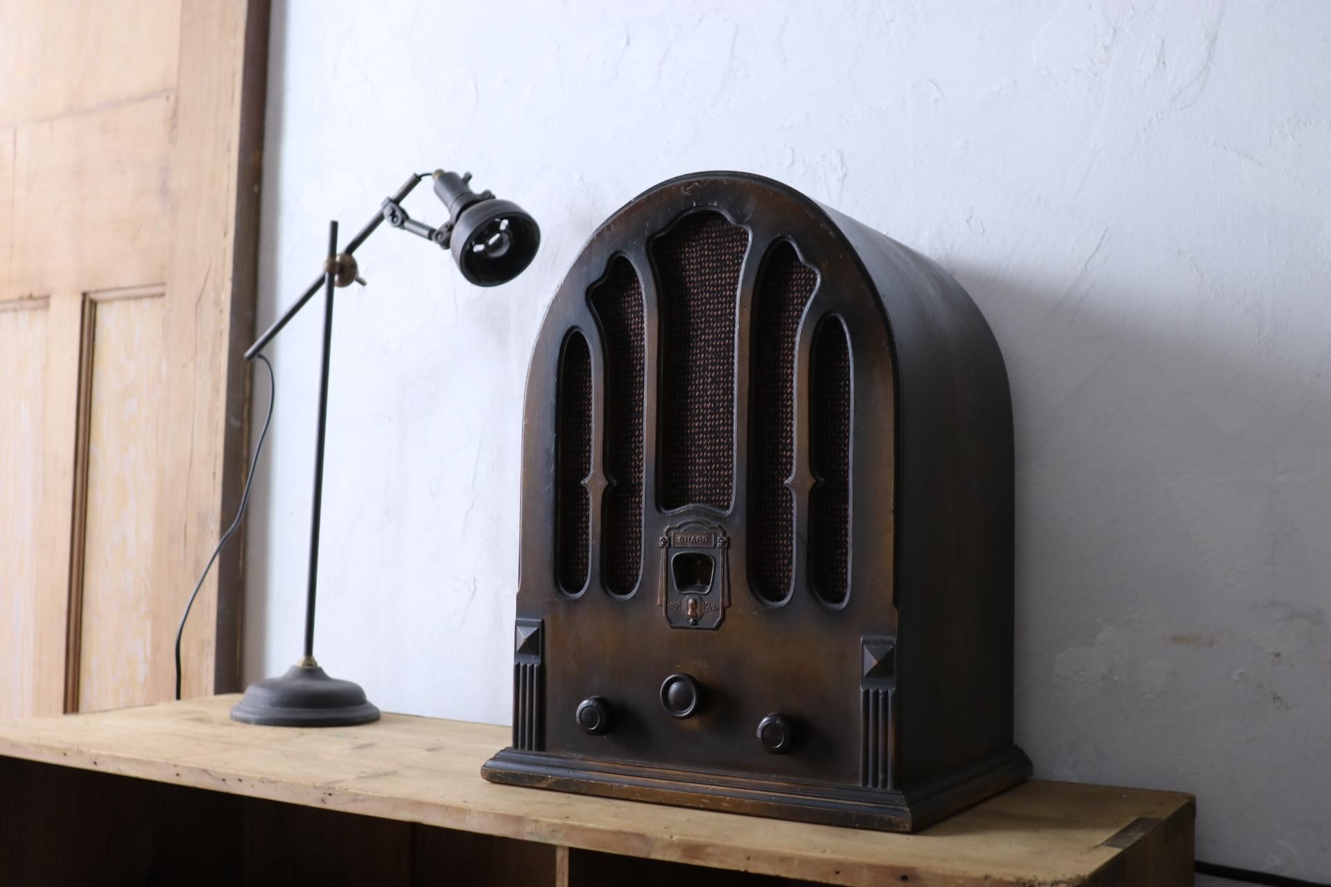 昭和レトロ“真空管ラジオ”/カセドラル型/スピーカーBluetooth/SHARP