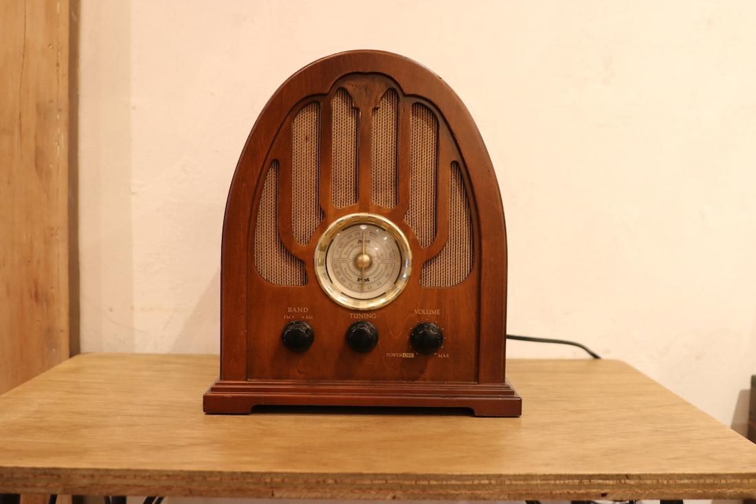 昭和レトロ“真空管ラジオ”/カセドラル型/スピーカーBluetooth/（茶散歩