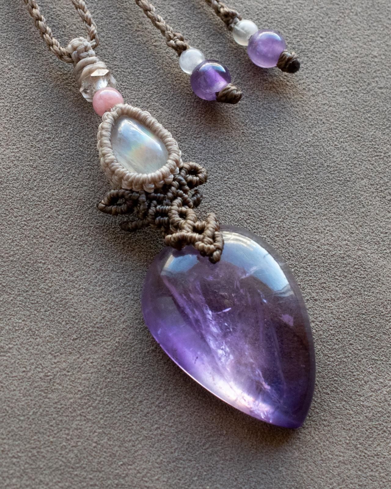 アメジスト＋ムーンストーン | マクラメペンダント - 天然石＋マクラメ
