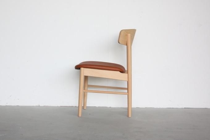 送料無料】カリモク60+ Tチェア リーベルブラウンピュアビーチ色 - ー