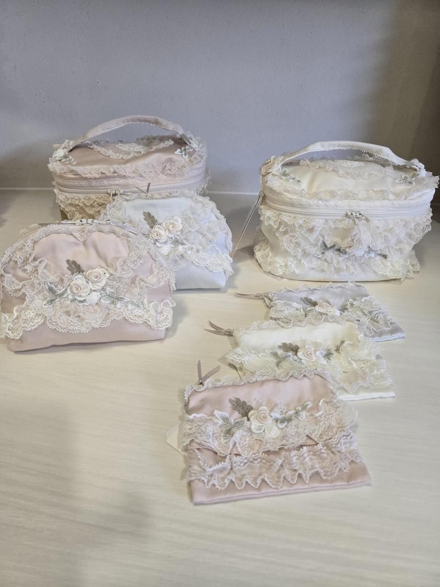 さえら：ヒスクローネ 冬薔薇バニティバッグ 2色（52-h113) - さえら