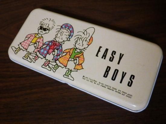 EASY BOYS 缶ペンケース - 「宝の森」昭和レトロ雑貨、フィギュア