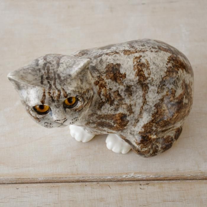 猫の置物 ウインスタンレイキャット￼No.7 机の上に飾ると見上げてくる