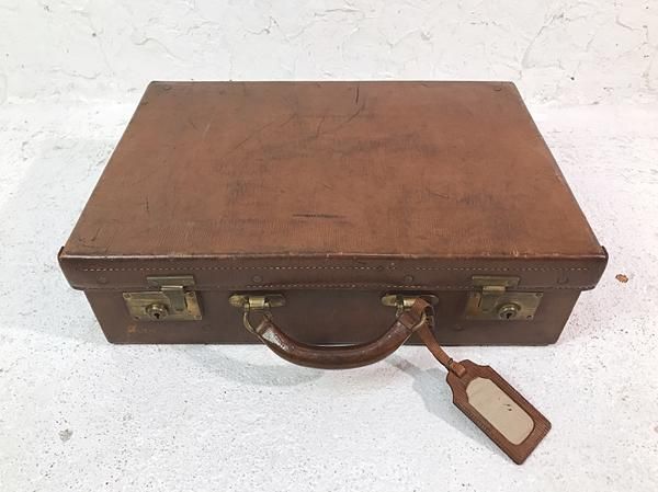 革のトランク（鍵付き） - ブルーパロット京都｜アンティーク家具