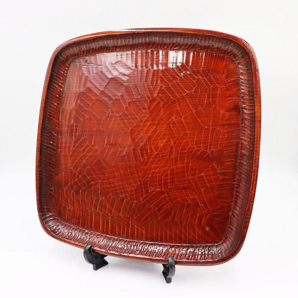 讃岐彫手作り四方盆：ノミ目魅力と安定感活躍の一品