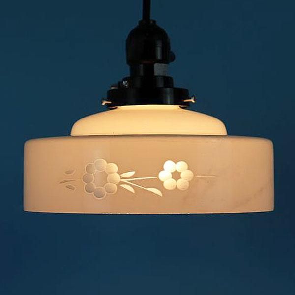 昭和レトロ 電笠 電傘 ランプシェード 乳白 照明 梅透かし 和電笠