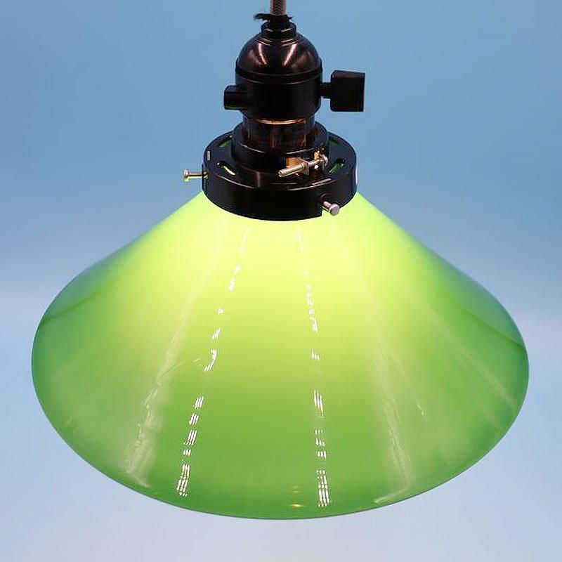 昭和レトロ 電笠 電傘 ランプシェード ガラス グリーン 緑 内乳白 照明