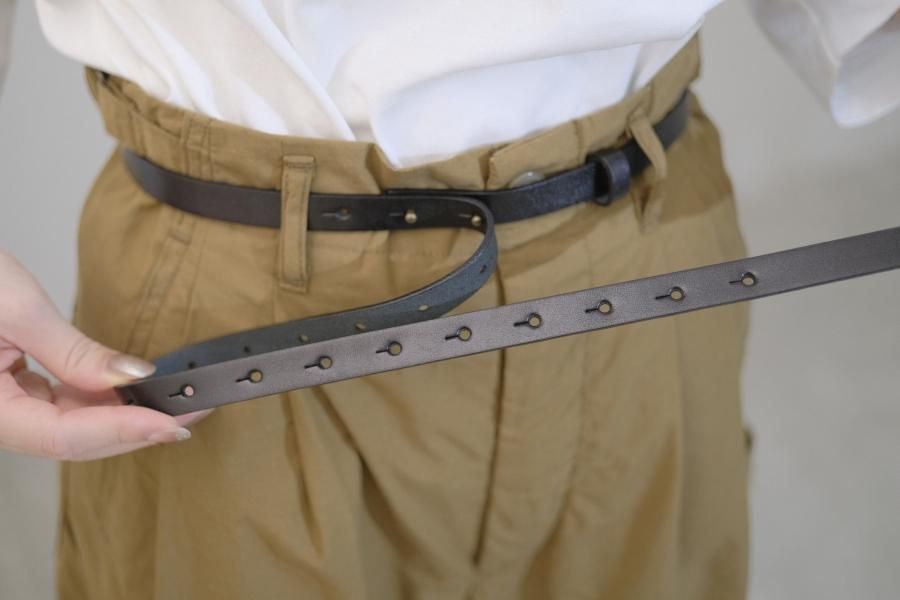 atelier naruse / ギボシロングベルト | 牛革製のスリムなロングベルト