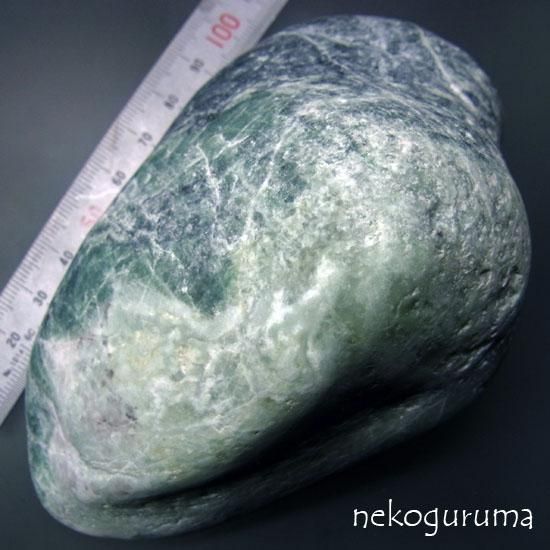 JD-108 糸魚川翡翠 淡緑色の翡翠と濃緑色の緑閃石の混在翡翠 - 糸魚川