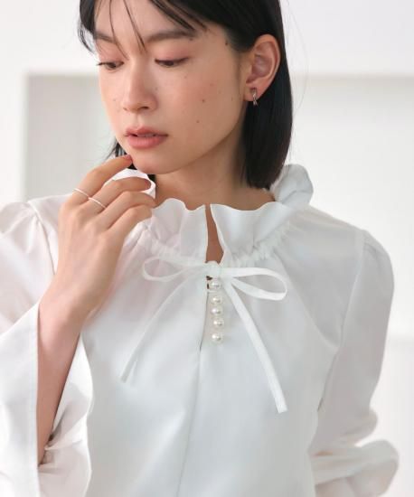 洗える】パールボタンフリルブラウス「T1591」