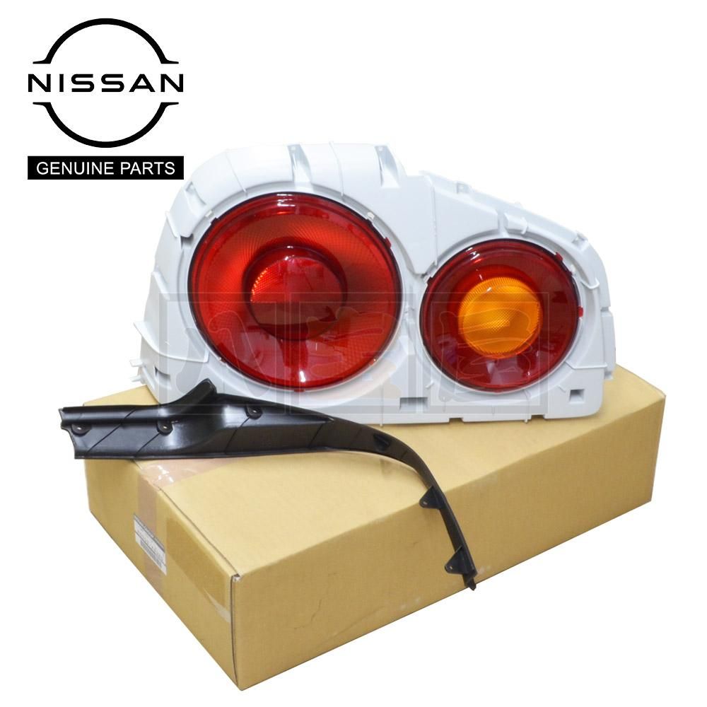 kw01！発送先確認中！日産GTR34 純正テールレンズ左右！美品！ 日産