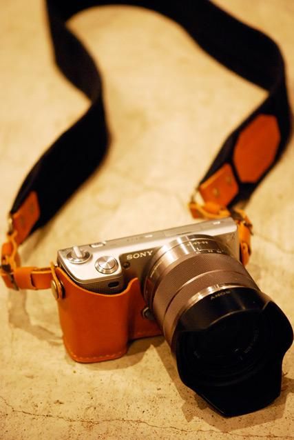 SONY NEX-5専用ホルダー＆ストラップ - ROBERU