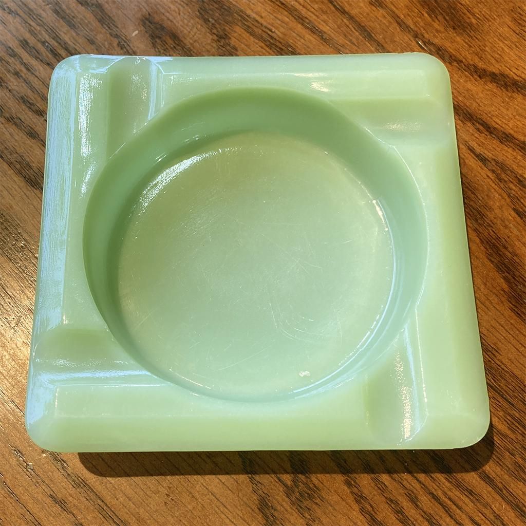 ジェダイ アッシュトレイ（灰皿） 1946～1951年製造 Fire-king