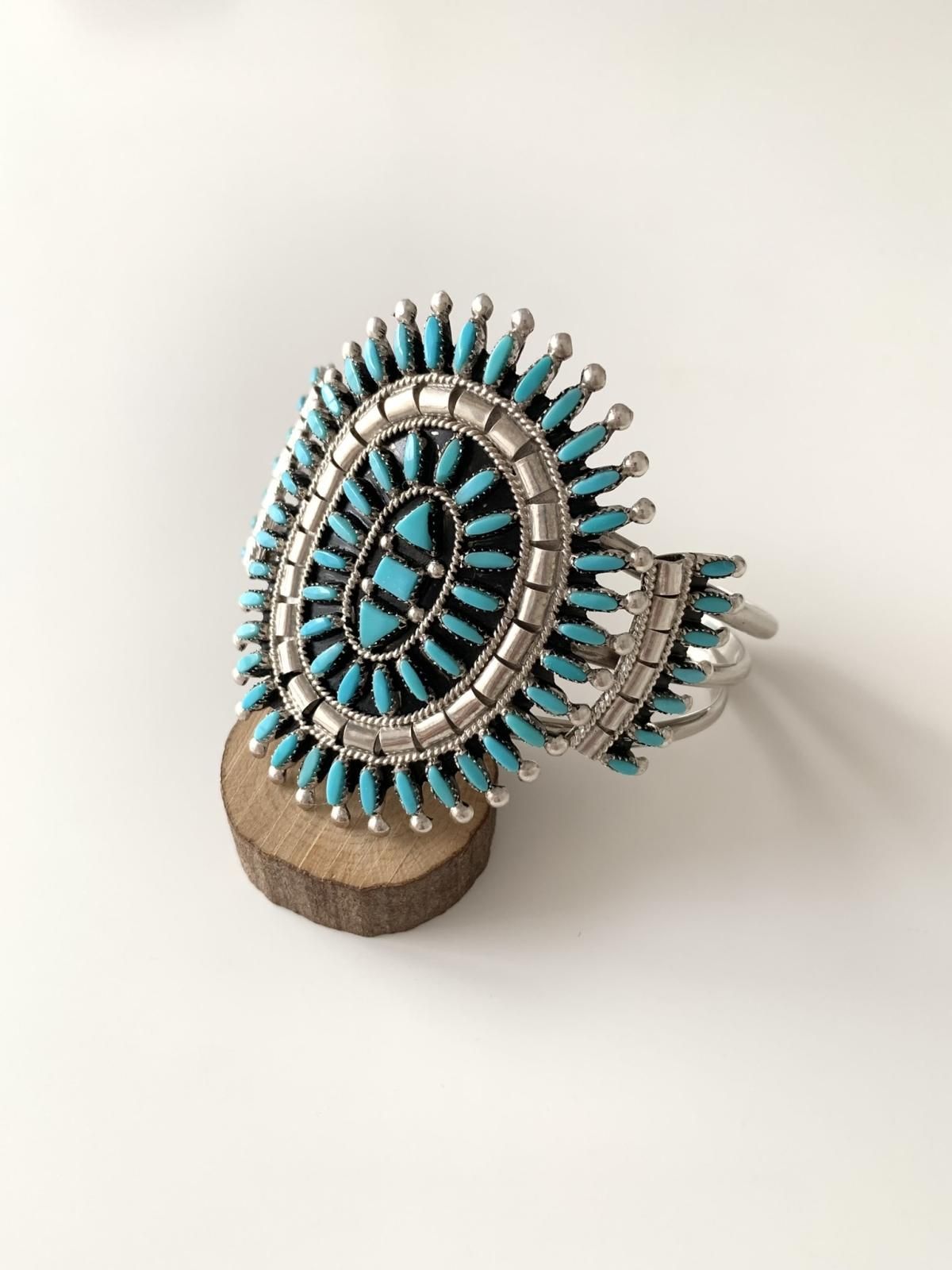 ズニ族 ターコイズニードルポイントクラスターバングル - インディアン