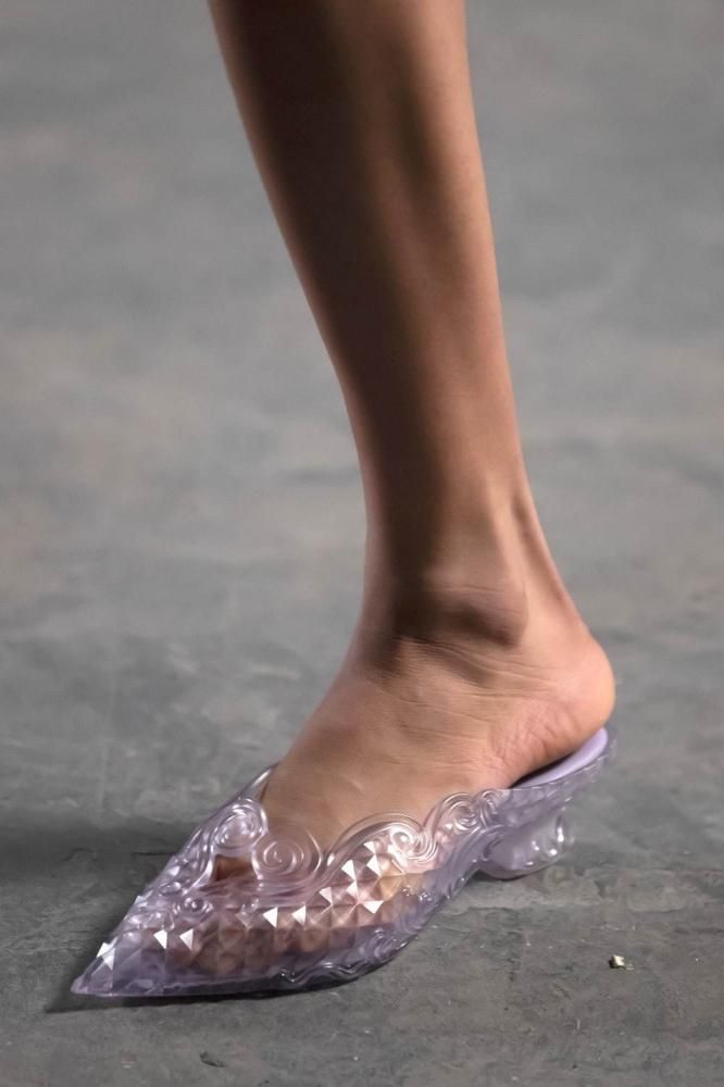 Y/PROJECT MELISSA POINT MULE ワイプロジェクト メリッサ ポイント