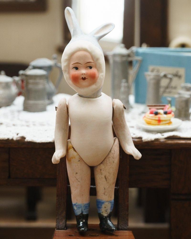 うさぎ帽子のこどもビスクドール（ドイツ） - Guignol [ギニョール