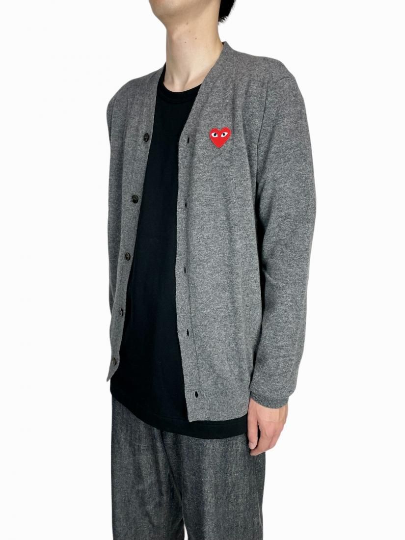 PLAY COMME des GARCONS】N008 カーディガン赤エンブレム (メンズ