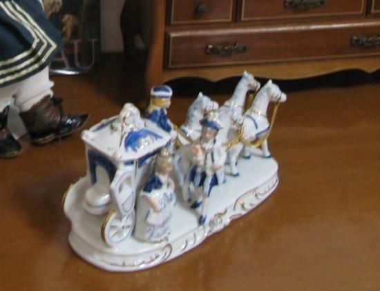 即納！アンティーク 瀬戸マイセン 馬車の前に立つ貴婦人と紳士