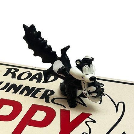 タイコ社 ルーニーテューンズの、ペペ・ル・ピュ & ペネロッピー PVC