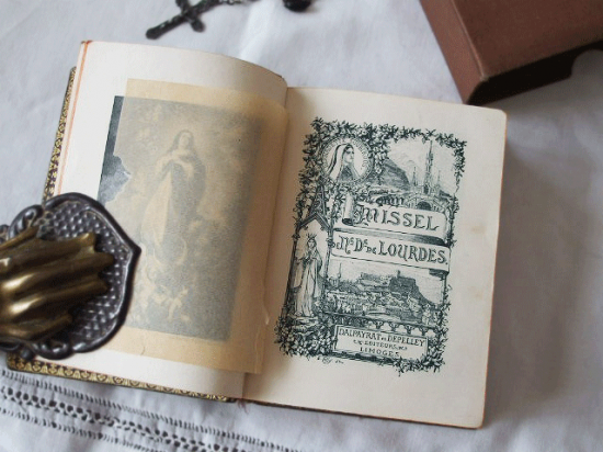 フランス 革表紙のアンティーク本（ MISSEL ミサ典書 祈祷書）